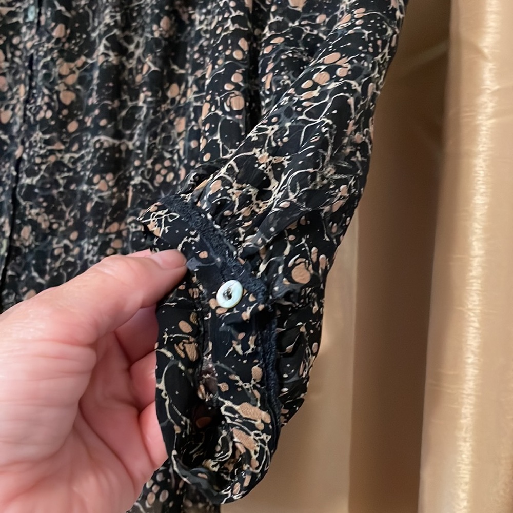 Light; See Through; Button Up Top Very Boho Vibes! - image 3